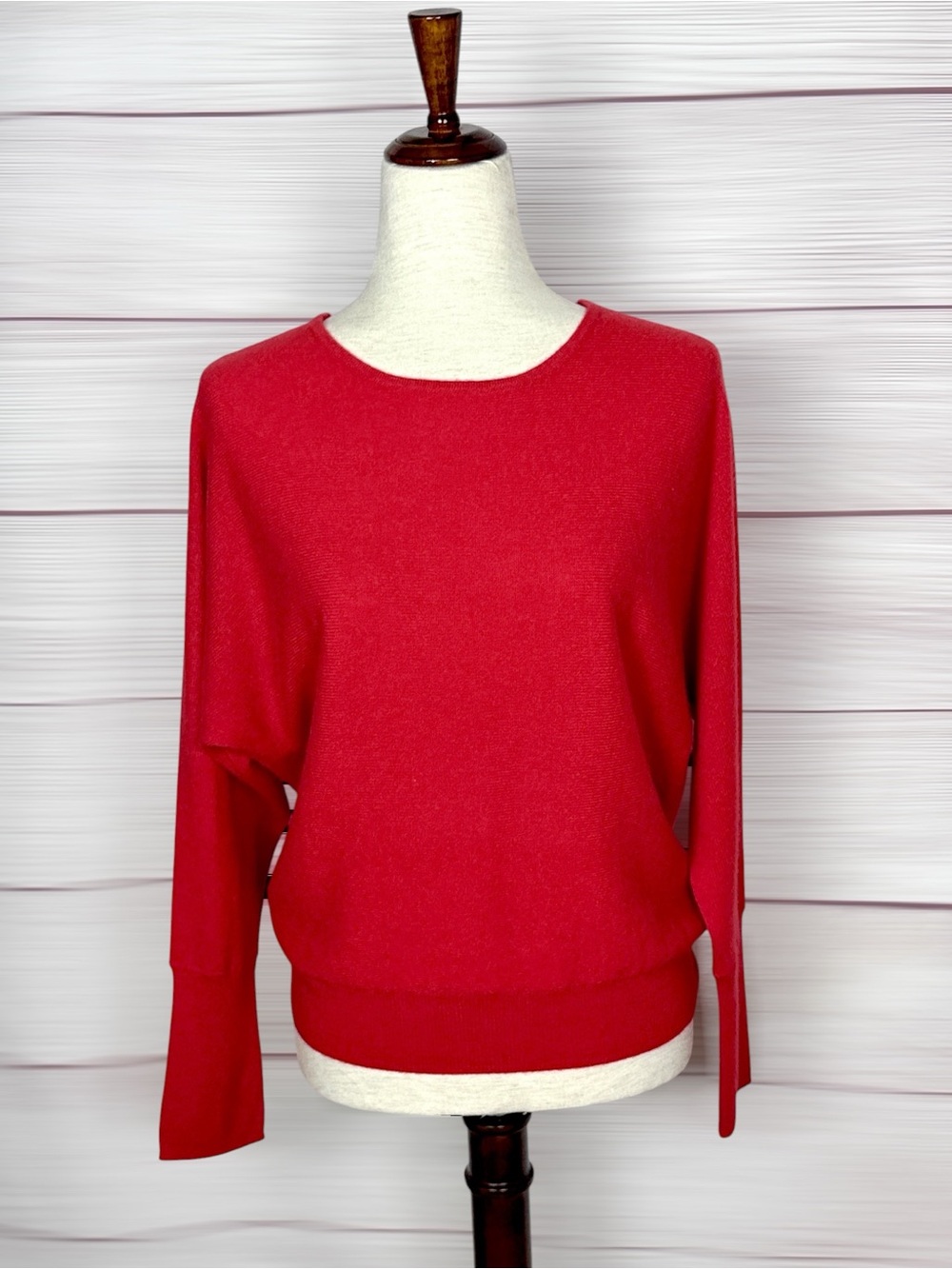 Tahari Cashmere Sweater Pullover Red Batwing Crew Neck size L